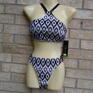 NWT. SIZE L. STYLISH swimwear bikini set.
